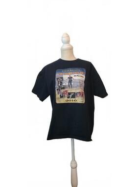 Gildan Ultra Cotton 2010 Graphic T-Shirt Large